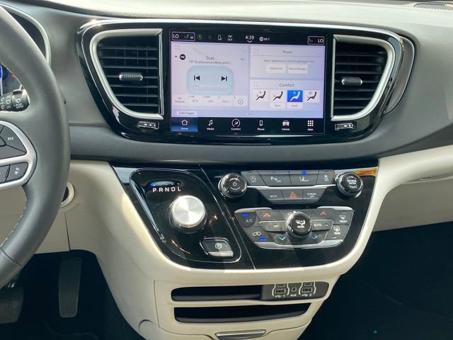 Used 2024 Chrysler Pacifica Touring-L FWD image 10