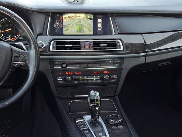 Used 2014 BMW 750Li xDrive image 28