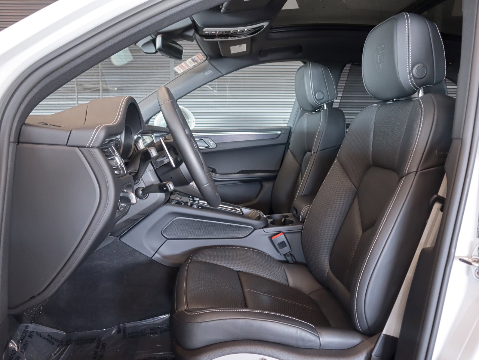 Used 2025 Porsche Macan GTS image 5