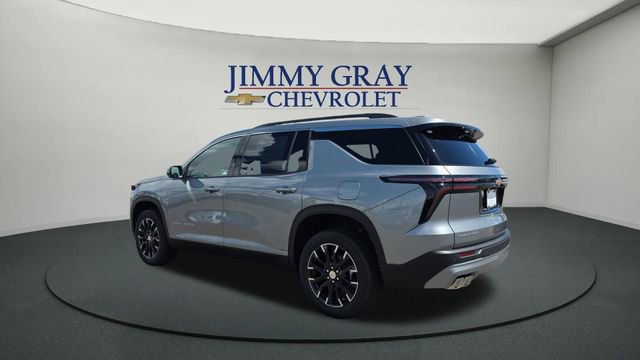 New 2026 Chevrolet Traverse LT w/ Sun and Wheel Package FWD image 3