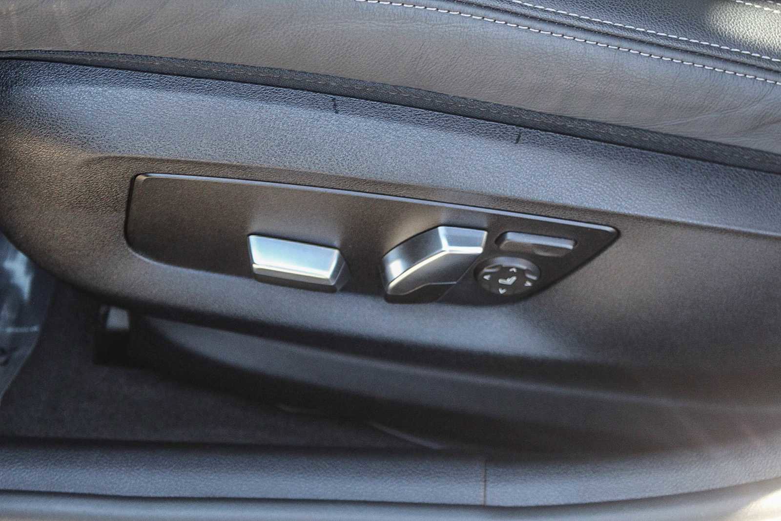 Certified 2023 BMW 530e w/ M Sport Package image 21