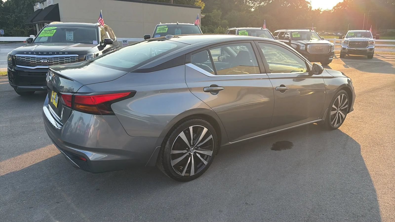 Used 2022 Nissan Altima 2.5 SR FWD image 5