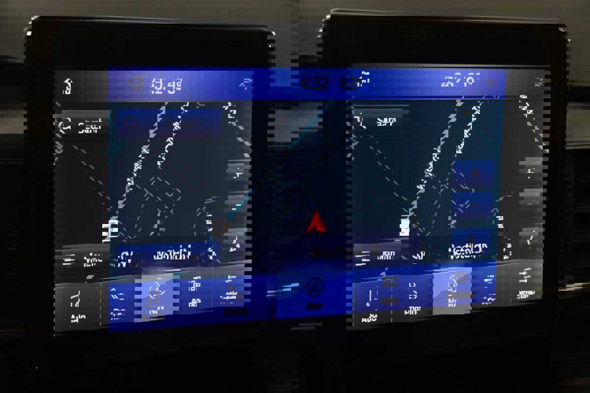 Used 2021 Ford Explorer Limited w/ Equipment Group 301A image 9