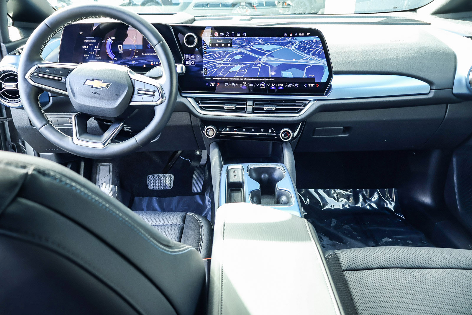 Used 2025 Chevrolet Equinox EV LT w/ Convenience Package II image 9