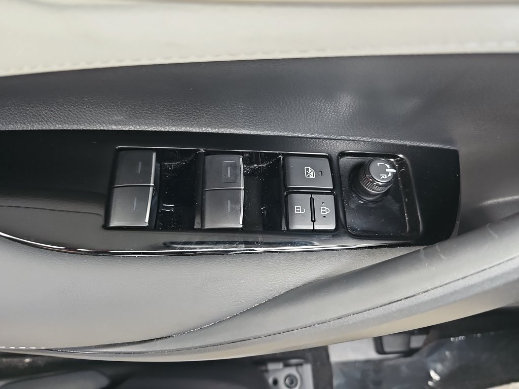 Used 2023 Toyota Corolla SE FWD image 27