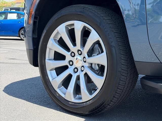 Certified 2025 Chevrolet Suburban Premier AWD/4WD image 24