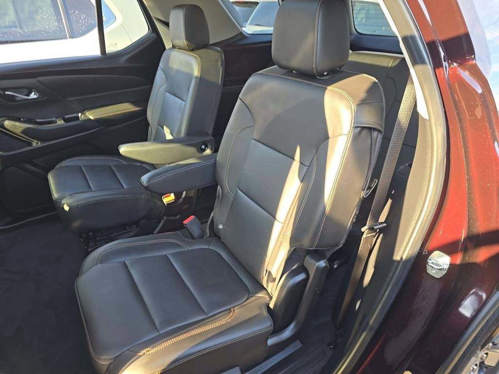 Used 2020 Chevrolet Traverse LT w/ LT Premium Package image 7