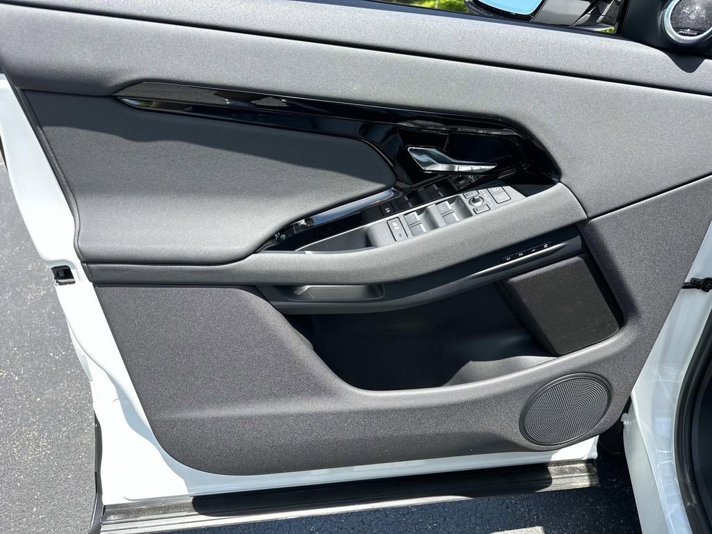 New 2026 Land Rover Range Rover Evoque S image 9