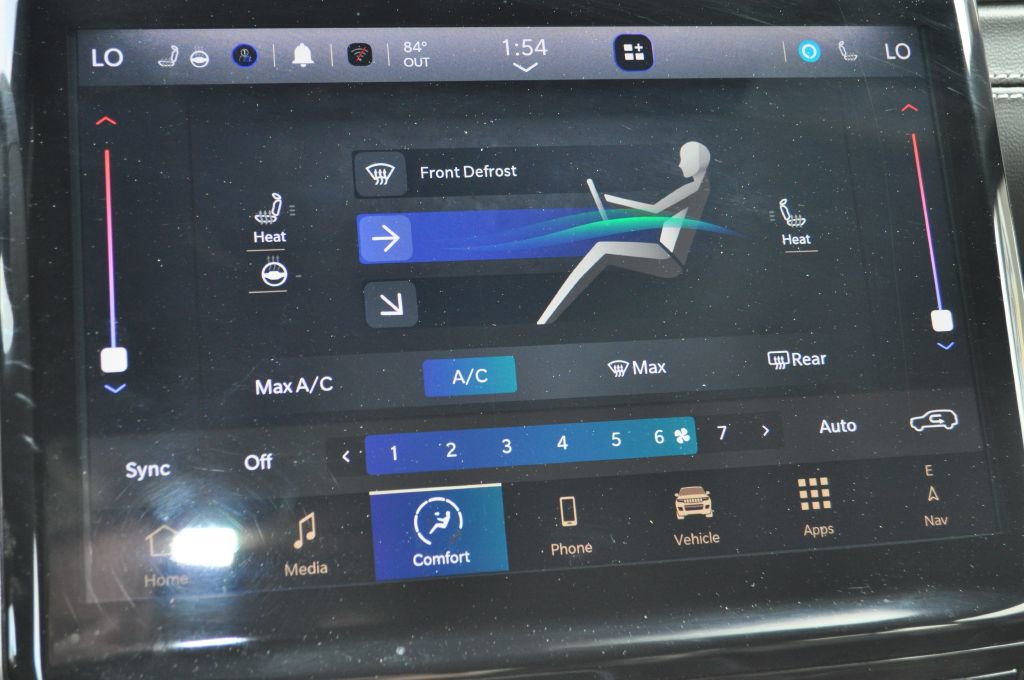 Used 2024 Jeep Grand Cherokee Limited image 9