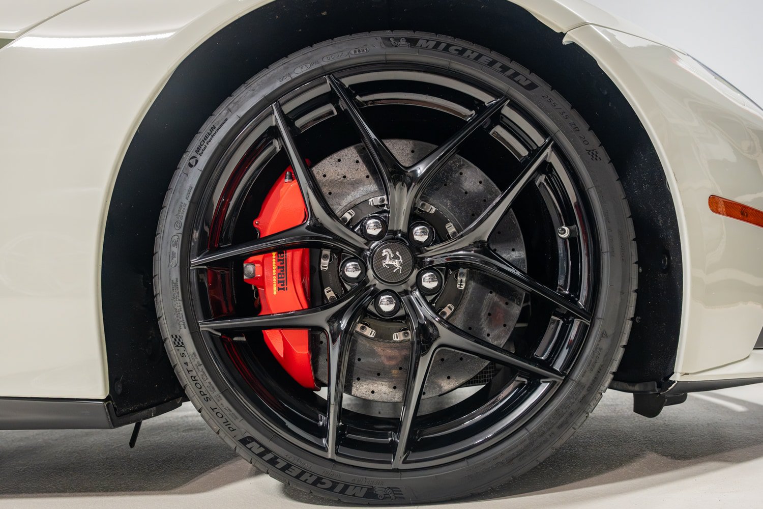 Used 2016 Ferrari F12 Berlinetta RWD image 15