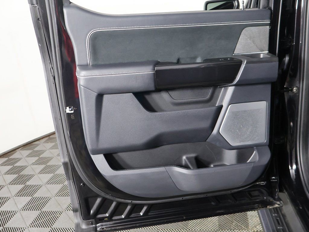 Used 2023 Ford F150 Lightning Platinum image 30