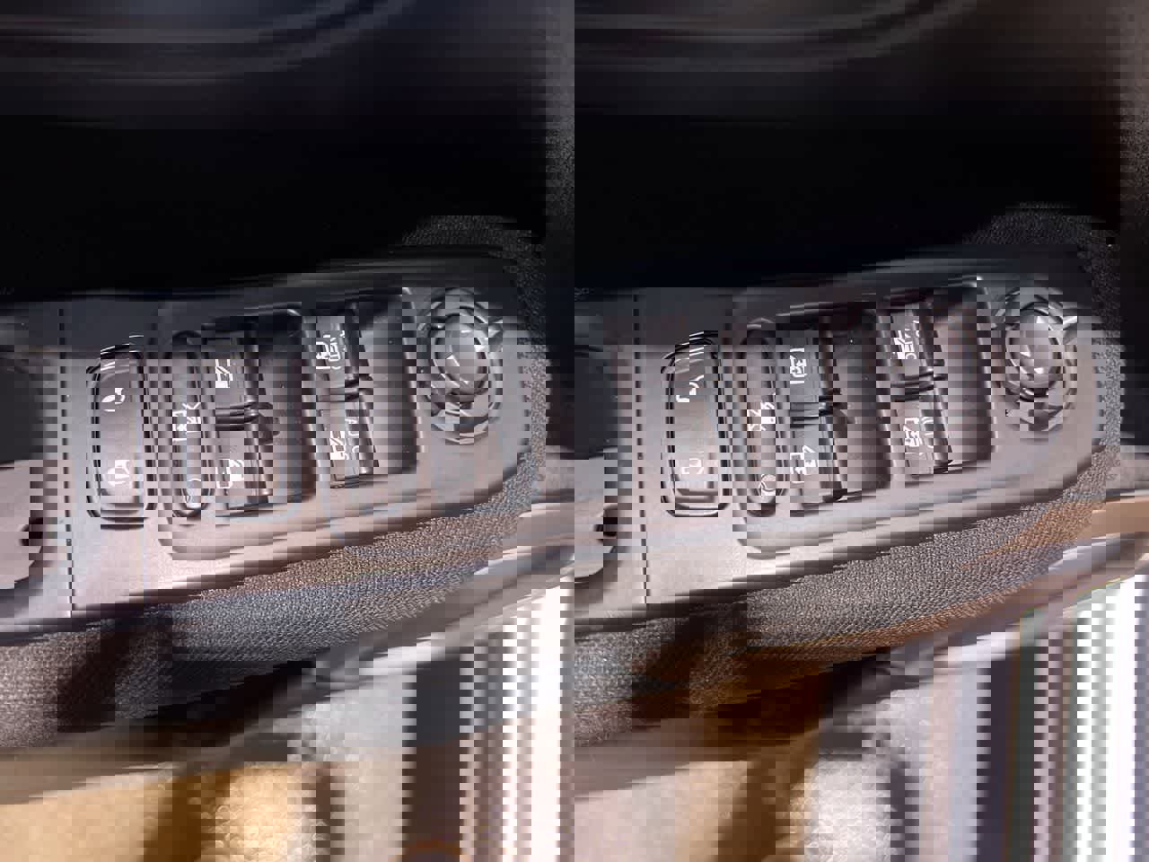 Used 2015 Jeep Renegade Latitude image 13