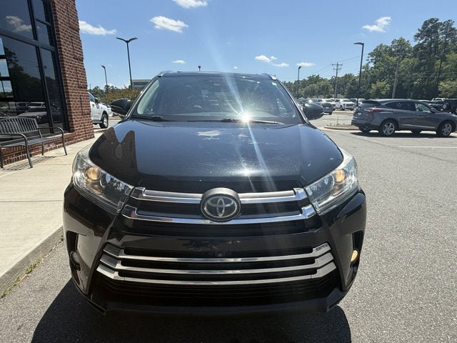 Used 2017 Toyota Highlander Limited AWD/4WD image 9