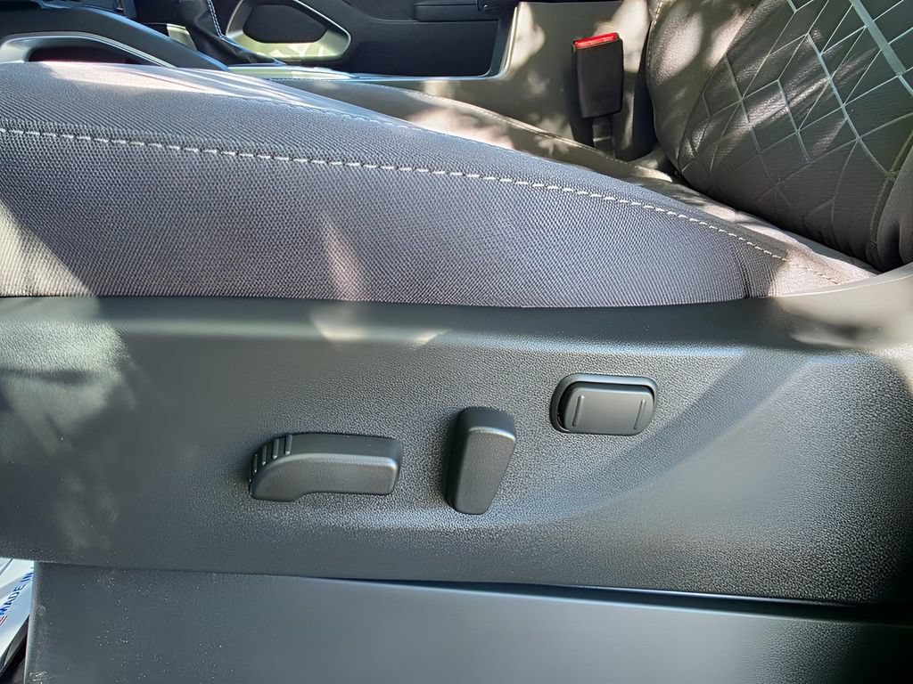 New 2026 Nissan Frontier SV w/ All-Weather Content Package AWD/4WD image 18