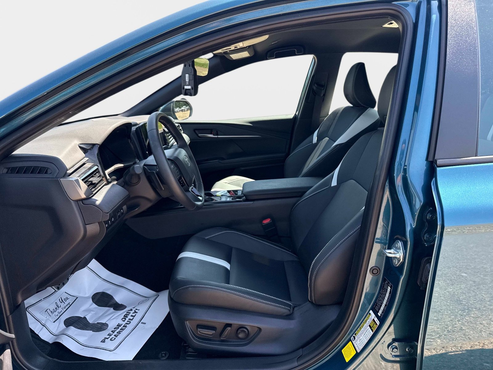 Used 2025 Toyota Camry SE FWD image 20