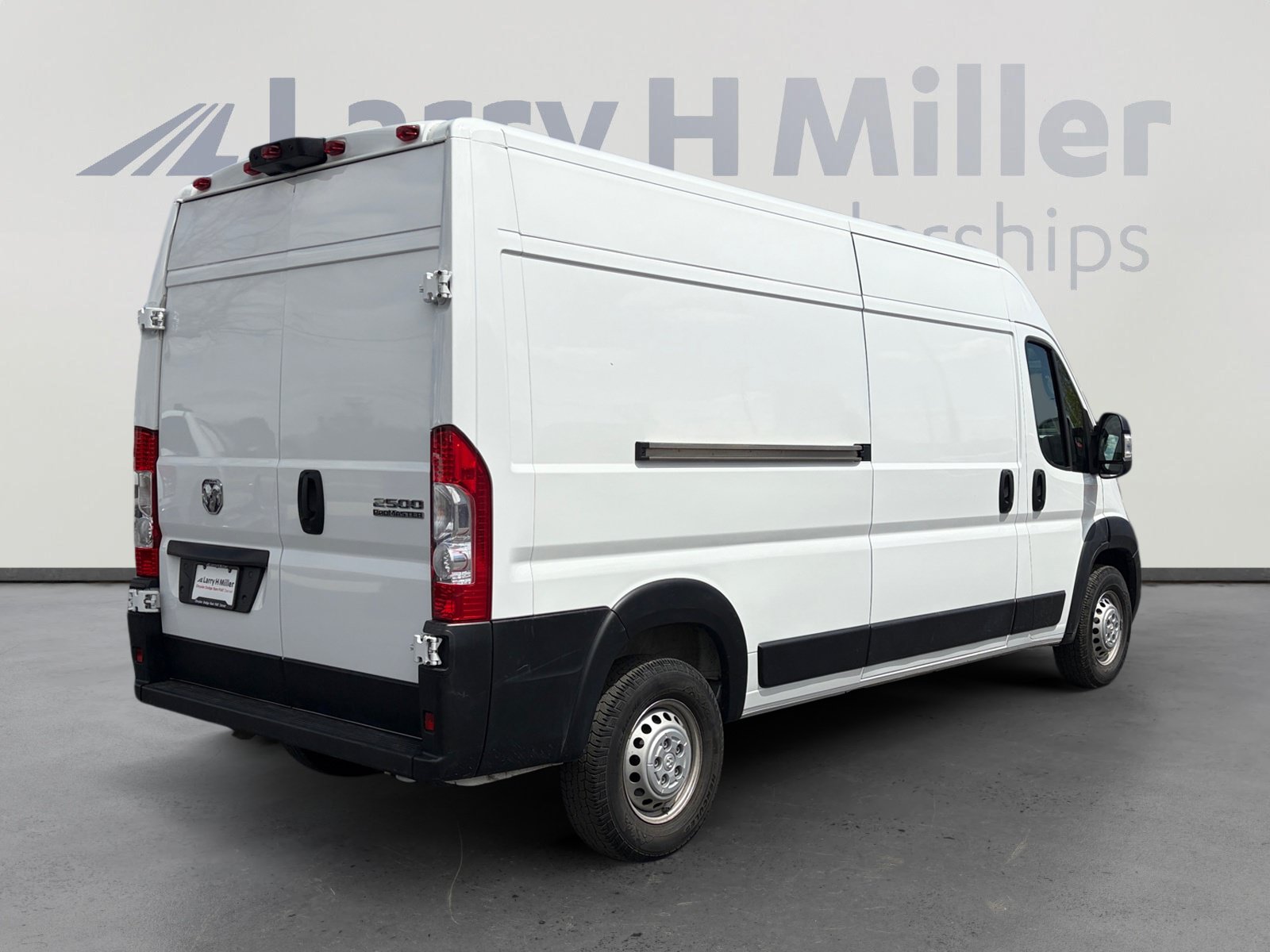 Used 2025 RAM ProMaster 2500 w/ Convenience Group FWD image 5