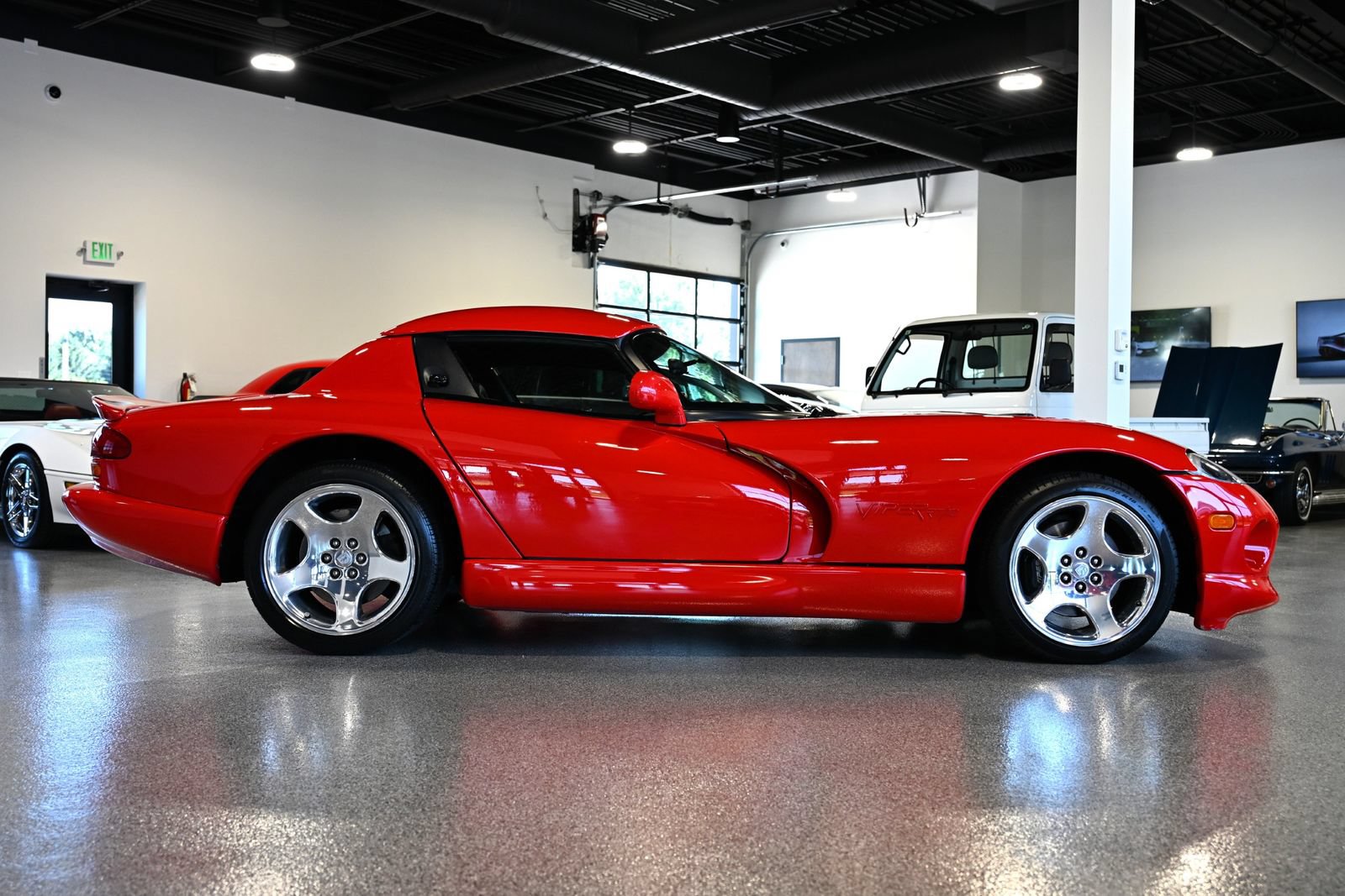 Used 2001 Dodge Viper RT/10 RWD image 4