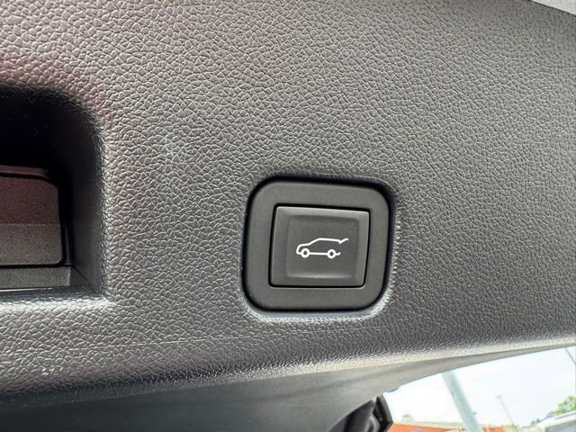 Used 2025 Buick Enclave Sport Touring FWD image 23