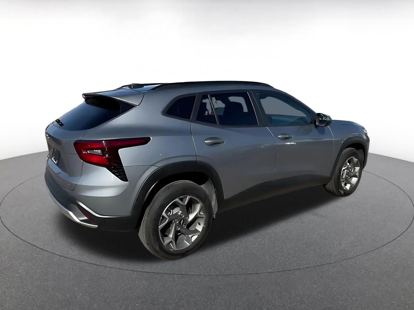 Used 2025 Chevrolet Trax LT w/ LT Convenience Package FWD image 15