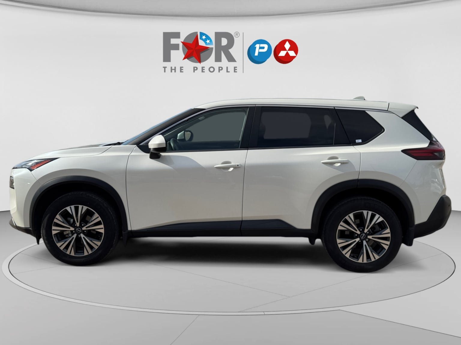 Used 2023 Nissan Rogue SV FWD image 2