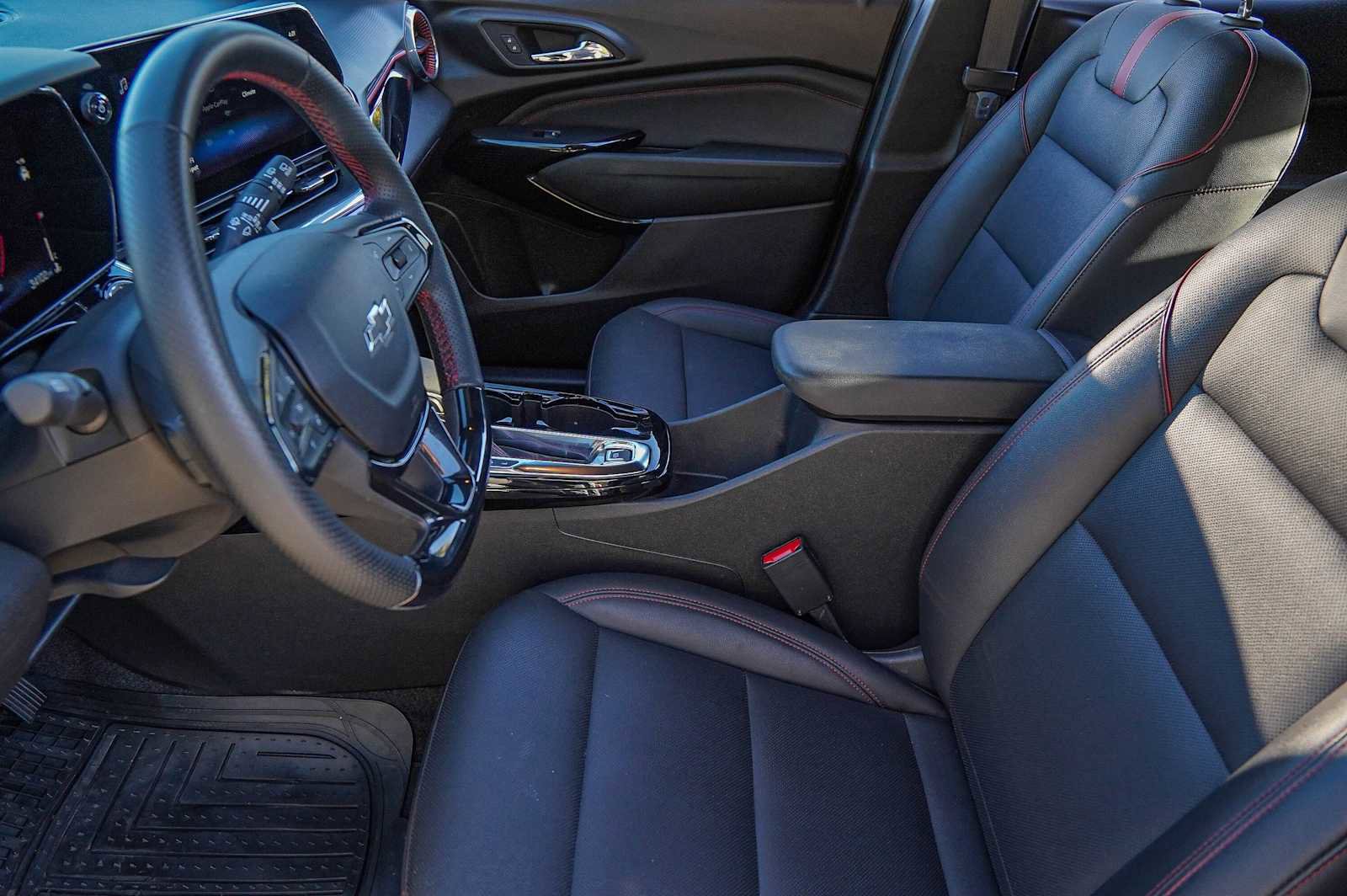 Used 2024 Chevrolet Trax RS w/ Sunroof Package image 10