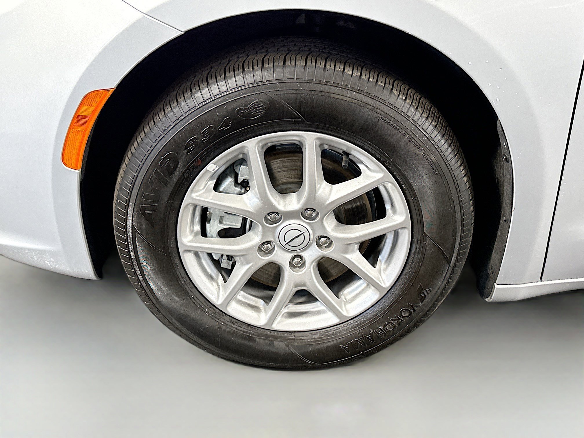 Used 2026 Chrysler Pacifica Select FWD image 36