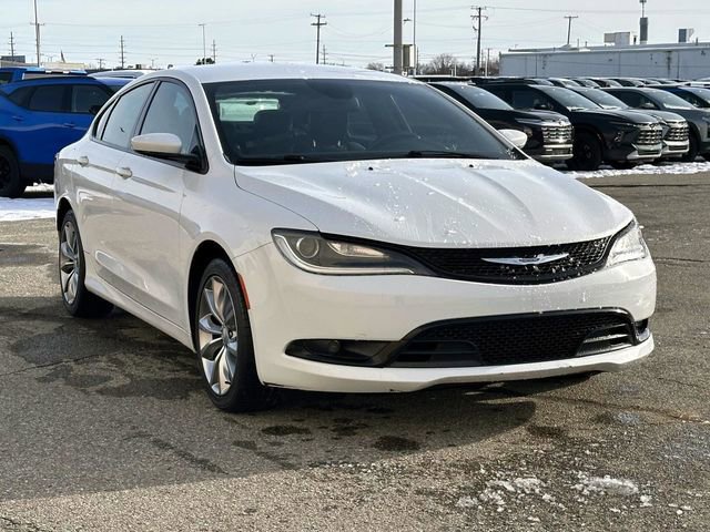 Used 2016 Chrysler 200 S w/ Comfort Group image 9