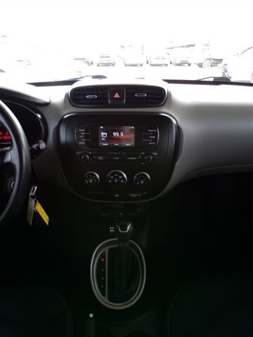 Used 2015 Kia Soul + FWD image 34
