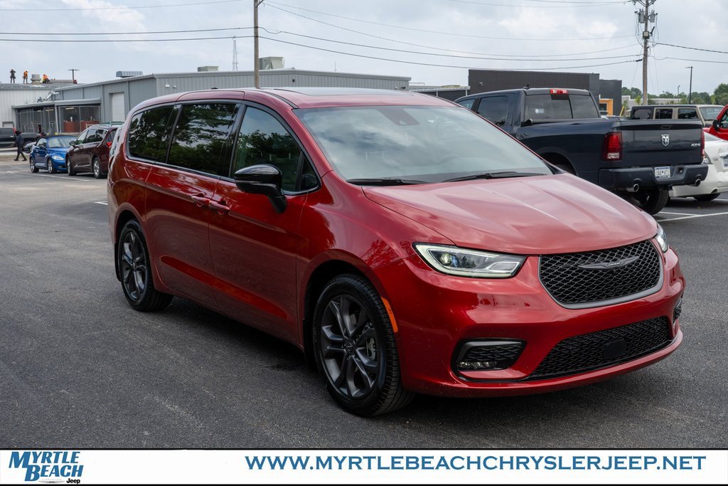 New 2026 Chrysler Pacifica Select image 8