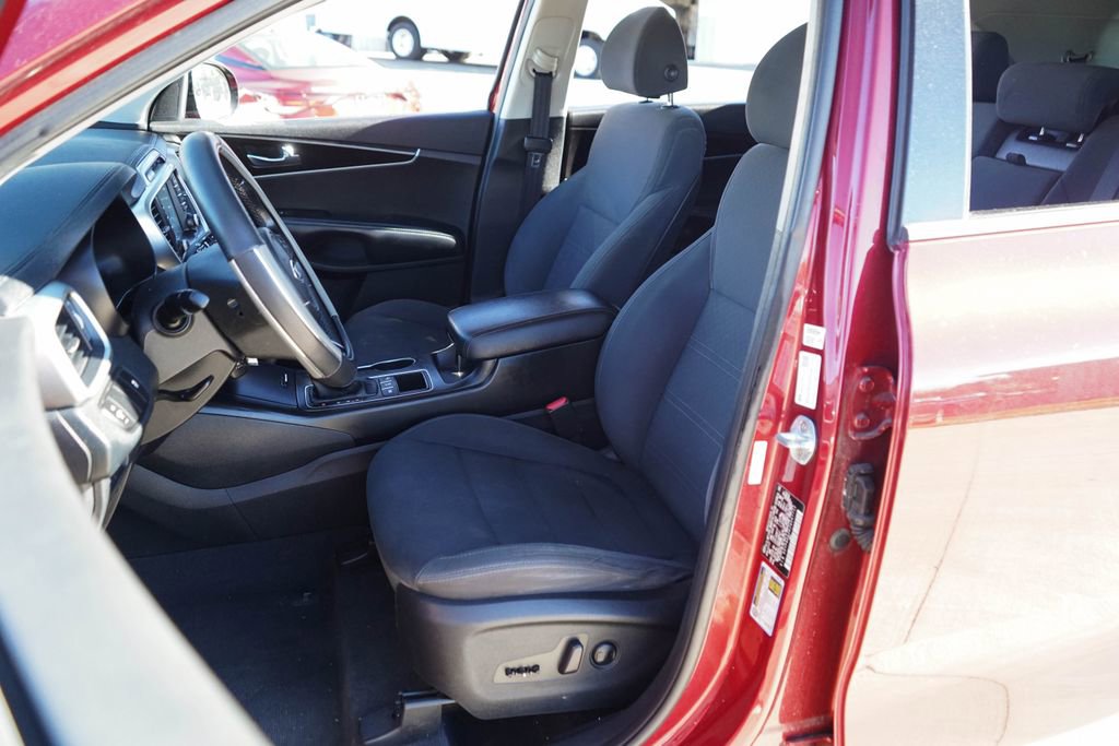 Used 2018 Kia Sorento LX image 8