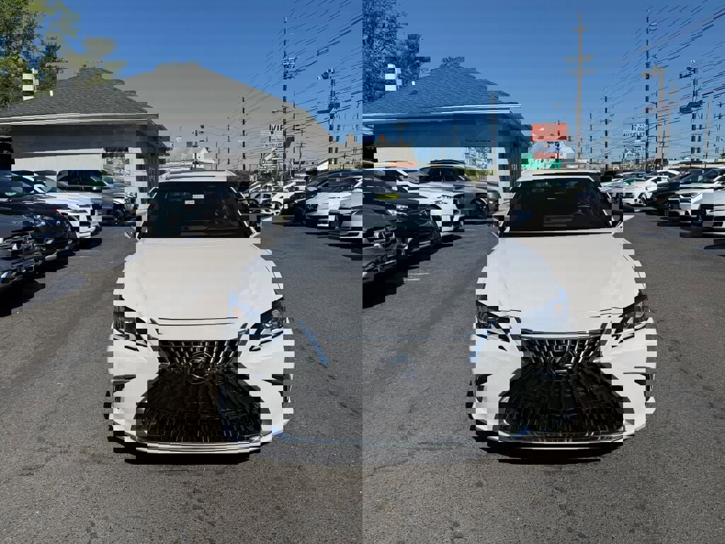 Used 2023 Lexus ES 350 w/ Premium Package image 2