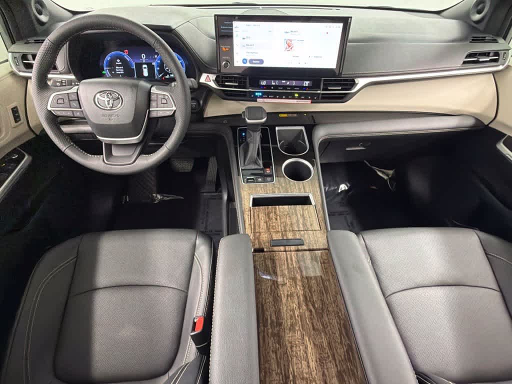 Used 2026 Toyota Sienna Limited FWD image 37