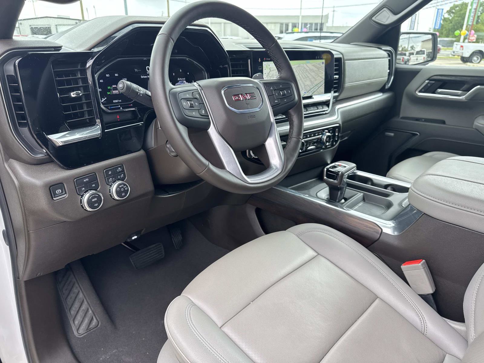 Used 2025 GMC Sierra 1500 SLT w/ SLT Premium Package image 17