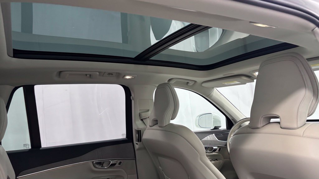 Certified 2025 Volvo XC90 T8 Plus w/ Protection Package Premier AWD/4WD image 26