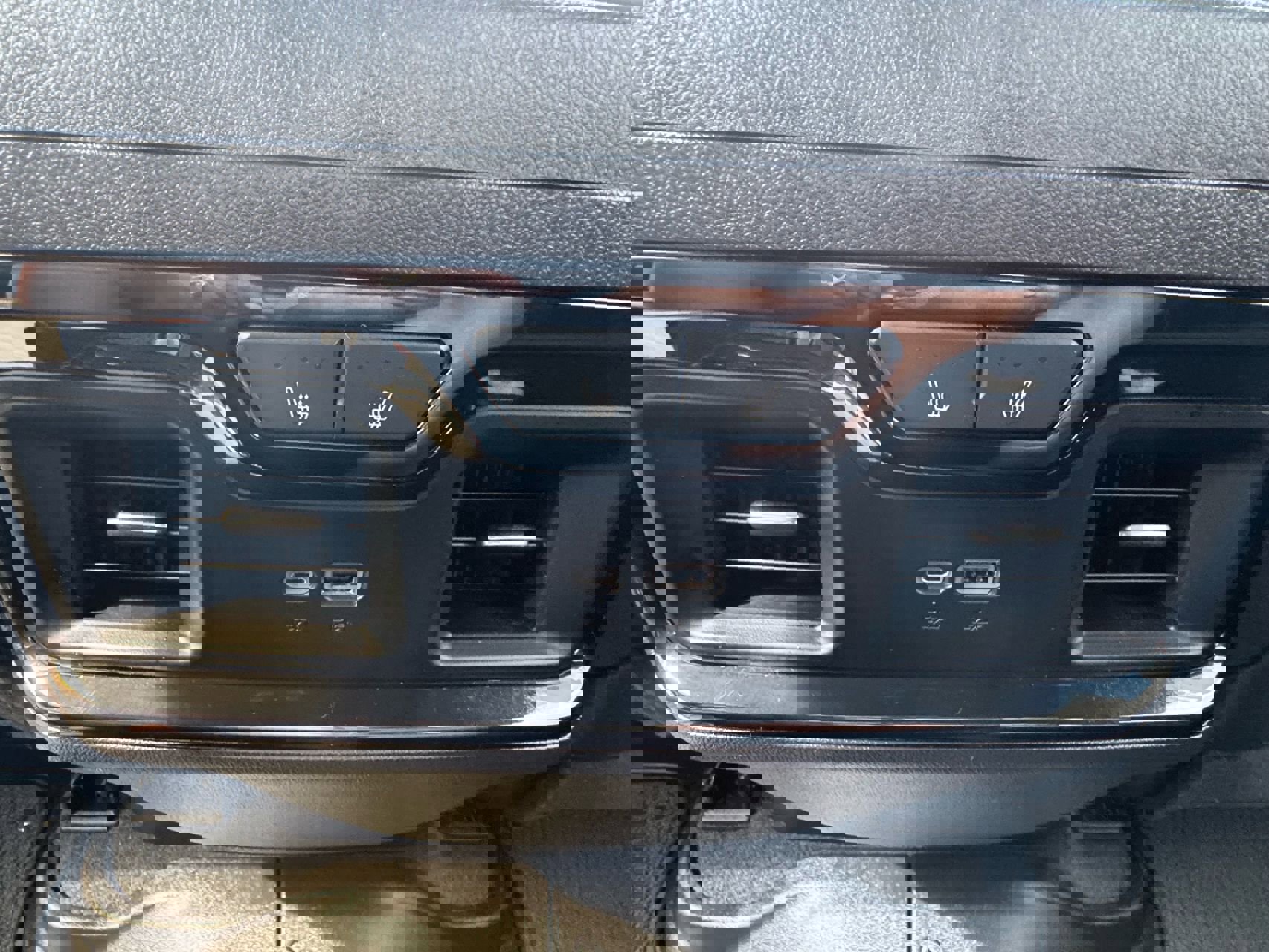 Used 2024 GMC Sierra 1500 AT4 w/ AT4 Premium Package image 28