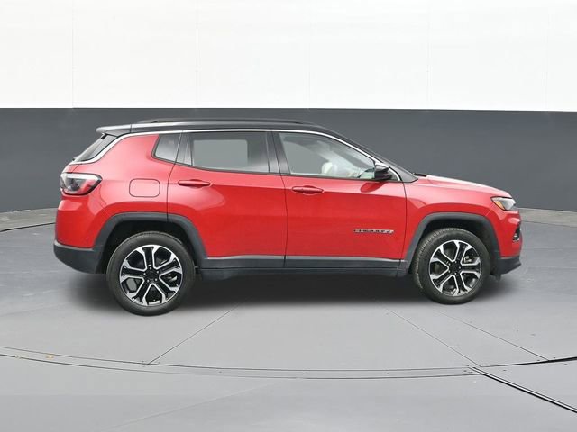 Used 2023 Jeep Compass Limited image 17