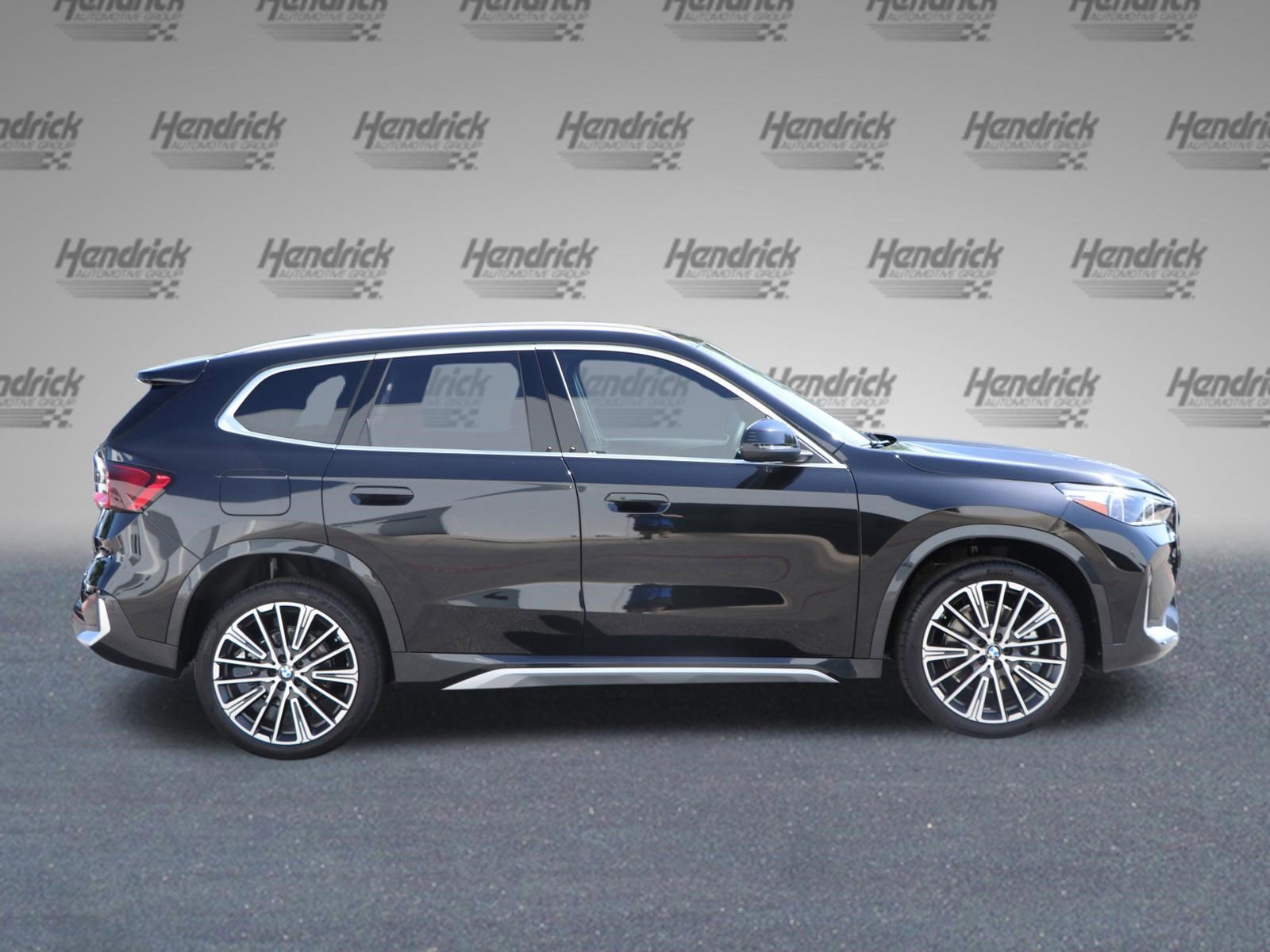 Certified 2025 BMW X1 xDrive28i w/ Technology Package AWD/4WD image 9