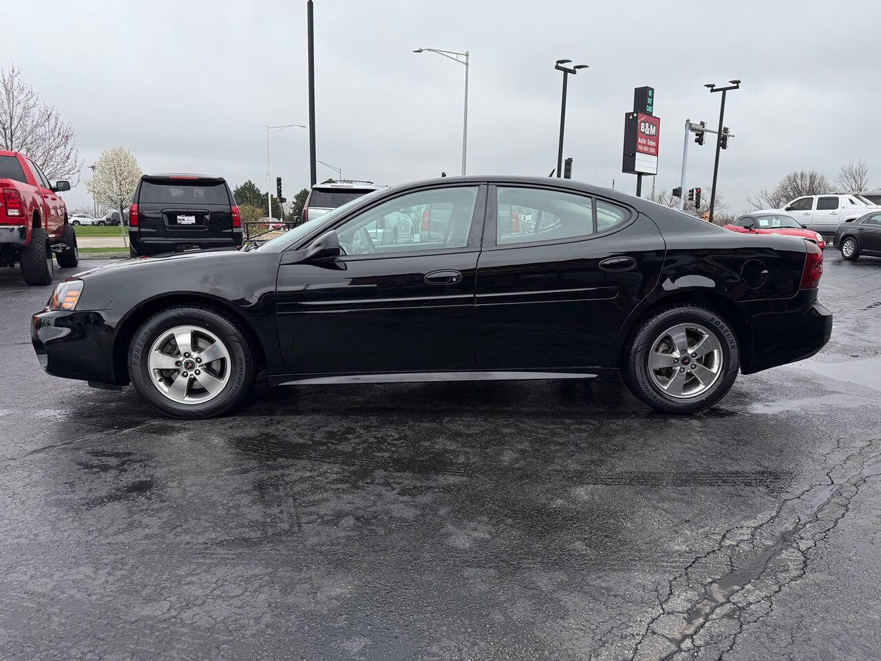 Used 2006 Pontiac Grand Prix w/ Sun And Sound Package image 4