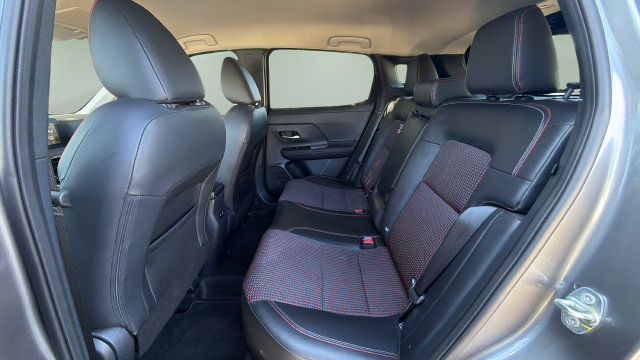 Used 2025 Nissan Kicks SR w/ Illumination Package FWD image 30