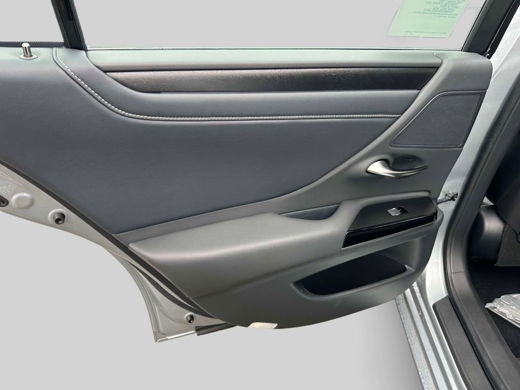 New 2025 Lexus ES 350 w/ Premium Package image 18