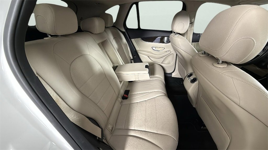 Used 2017 Mercedes-Benz GLC 300 4MATIC image 30