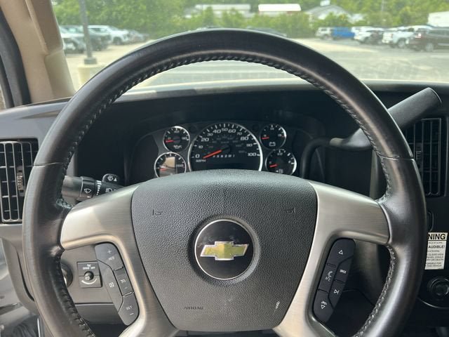 Used 2016 Chevrolet Express 3500 RWD image 11