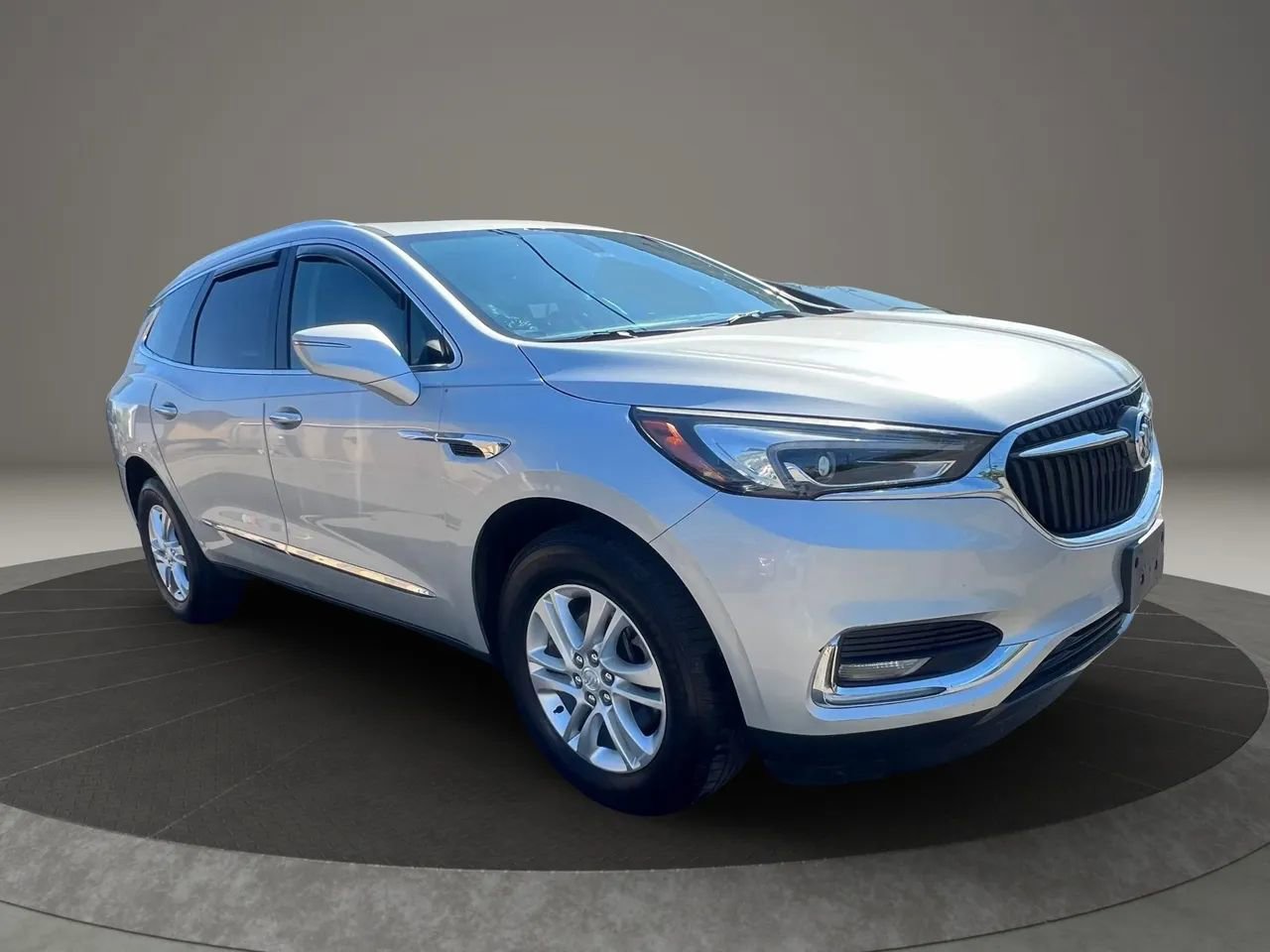 Used 2018 Buick Enclave Essence w/ Trailering Package AWD/4WD image 3