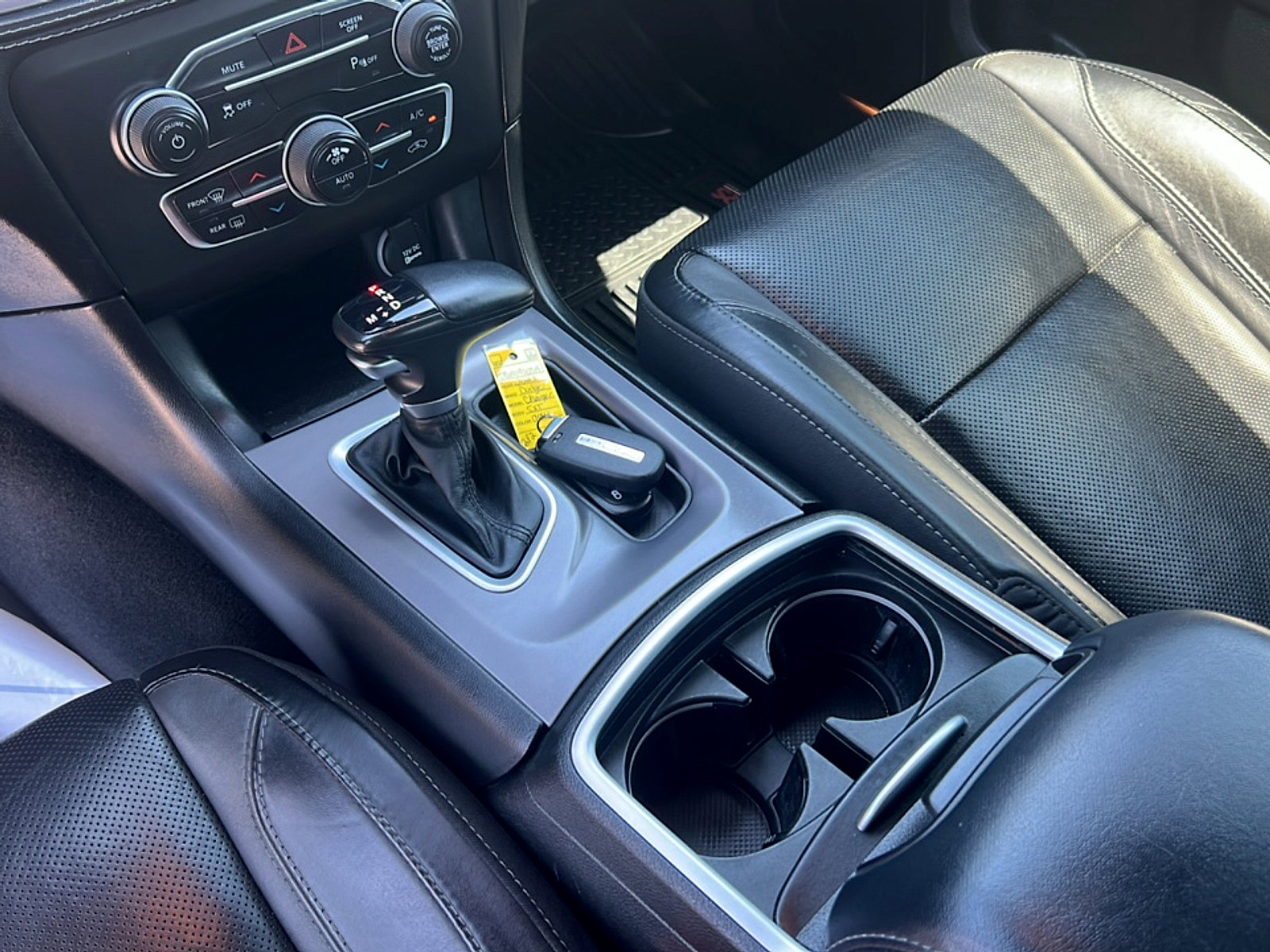 Used 2023 Dodge Charger SXT w/ Plus Group RWD image 18