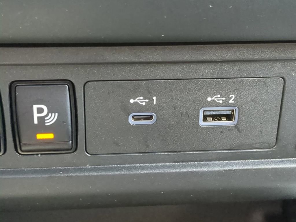 Certified 2022 Nissan Frontier SV image 21