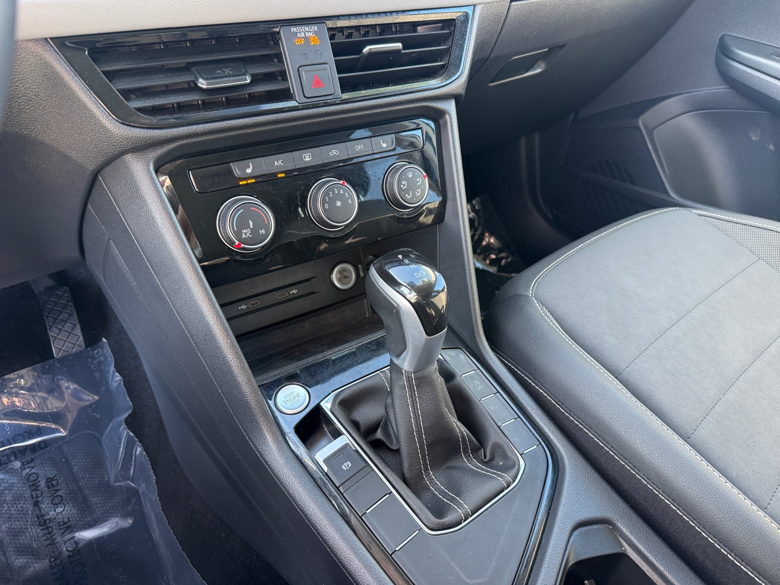 Certified 2023 Volkswagen Taos SE w/ Panoramic Sunroof Package FWD image 13