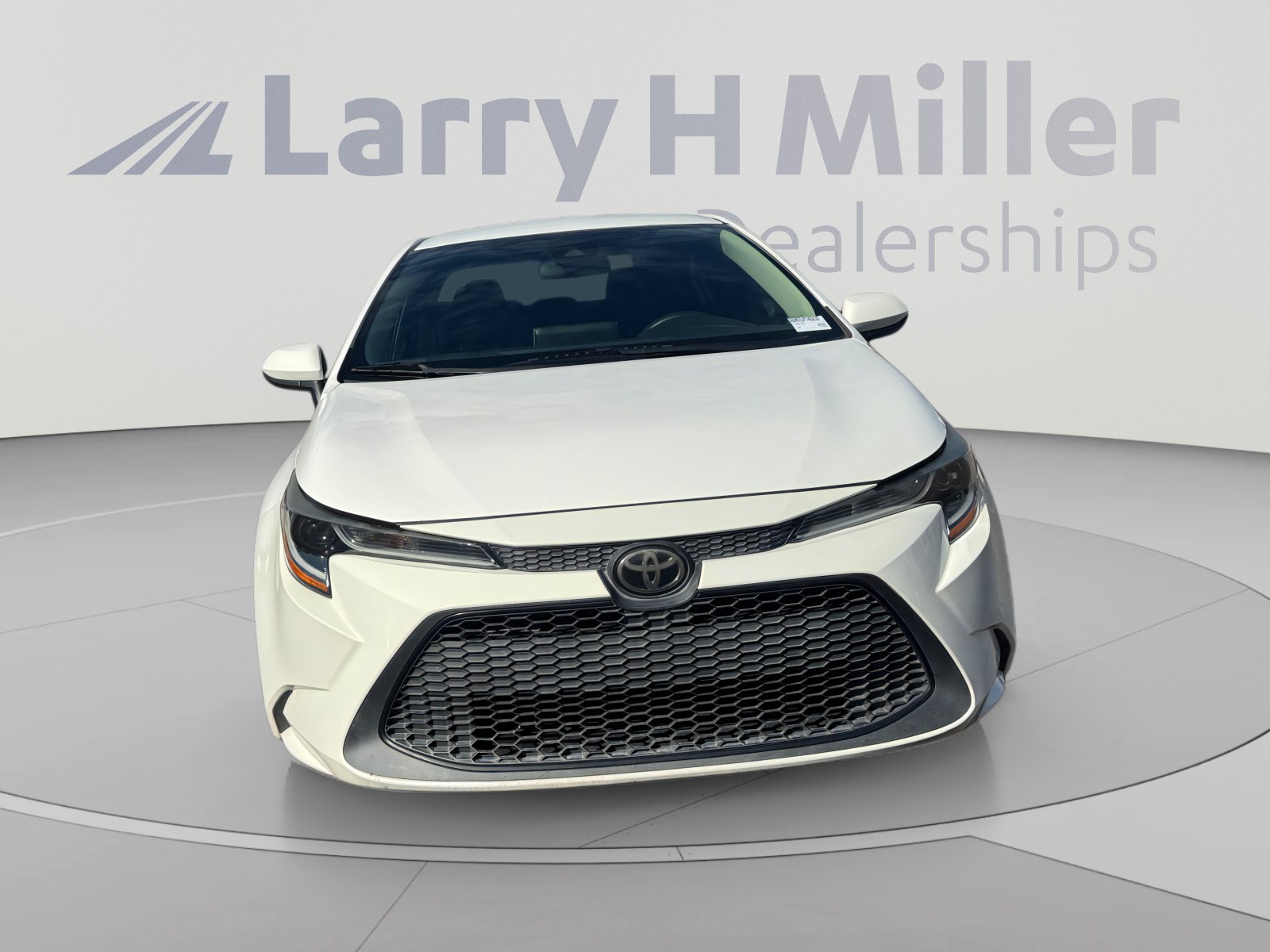 Used 2020 Toyota Corolla LE w/ Carpet Mat Package (TMS) FWD image 8