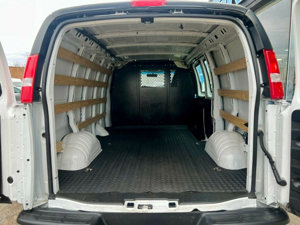 Used 2024 GMC Savana 2500 RWD 2500 135 w/ Driver Convenience Package image 7