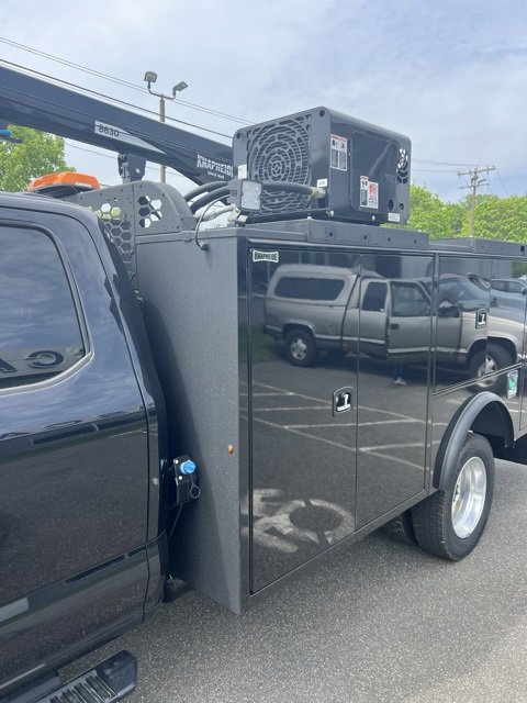 New 2024 Ford F550 4x4 SuperCab Super Duty w/ XLT Value Package image 3