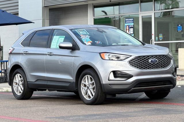 Used 2024 Ford Edge SEL image 3